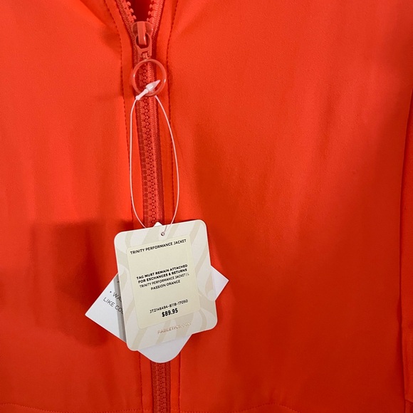 Fabletics exercise set - Picture 3 of 10